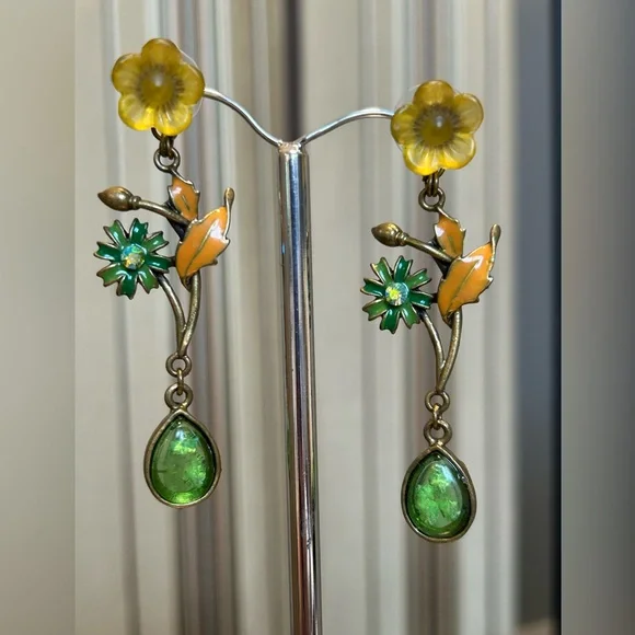 Floral chandelier earrings - Picture 1 of 8